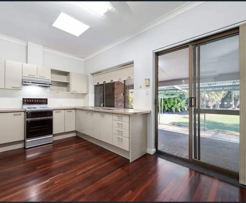 $1,200, Whole-property, 4 bathrooms, Woodlands WA 6018