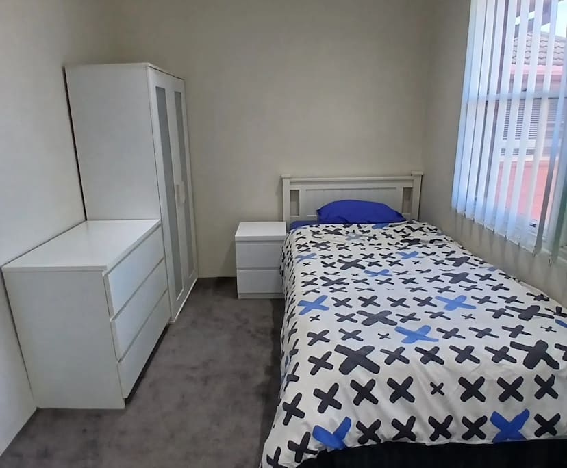 Furnished room in a flatshare
