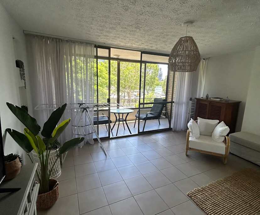 $450, Share-house, 2 bathrooms, Broadbeach Waters QLD 4218