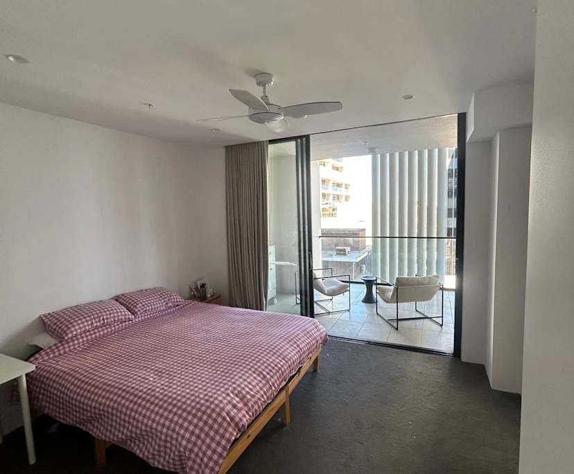 Furnished room with ensuite in a flatshare