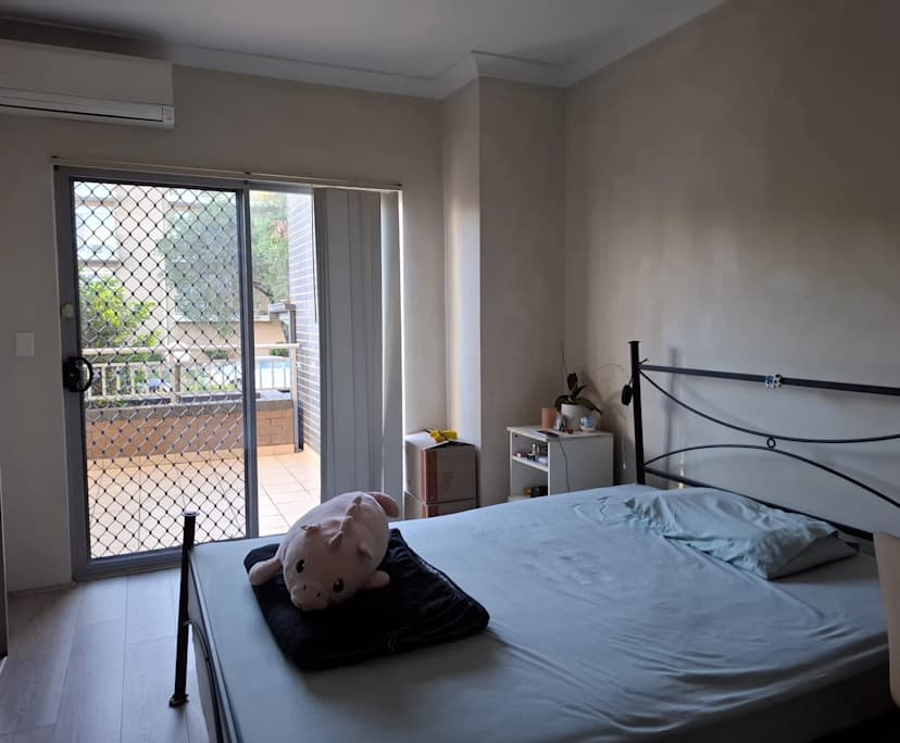 Furnished room in a flatshare