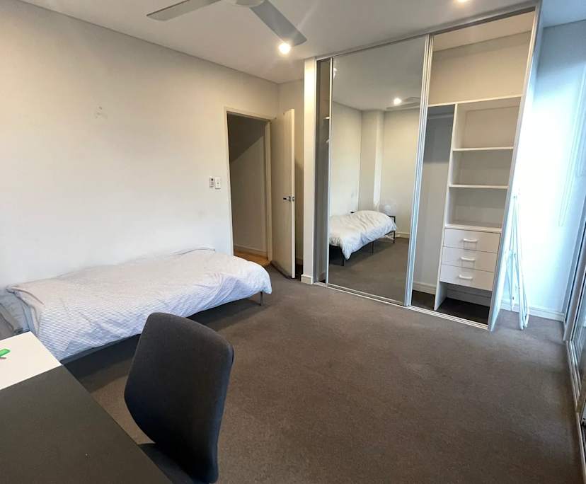 Furnished room in a flatshare