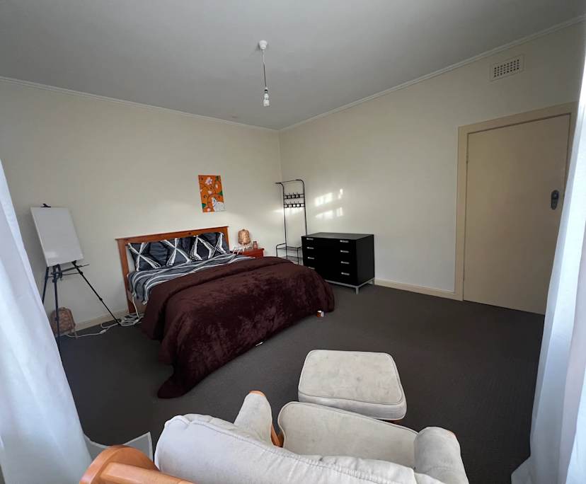 Furnished room in a share house