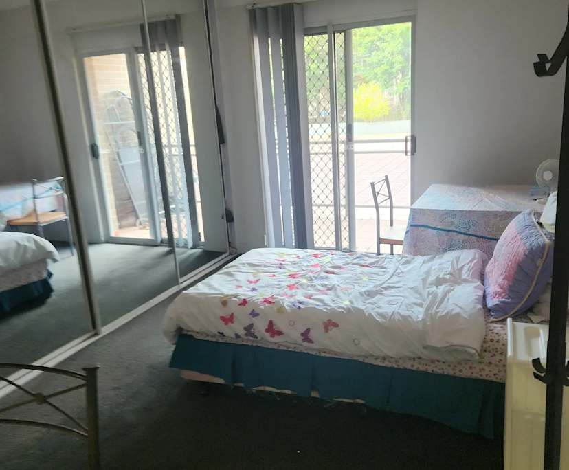 Furnished room with ensuite in a flatshare