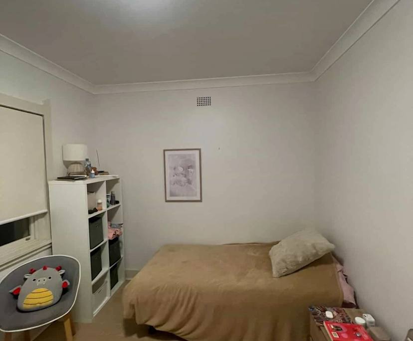 Furnished room in a flatshare