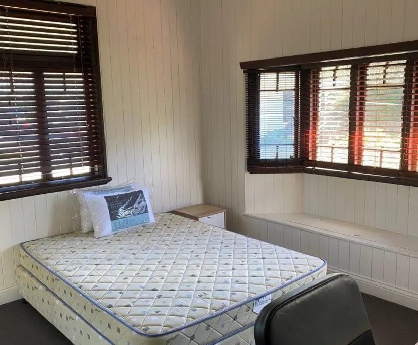 $210, Share-house, 4 bathrooms, Greenslopes QLD 4120