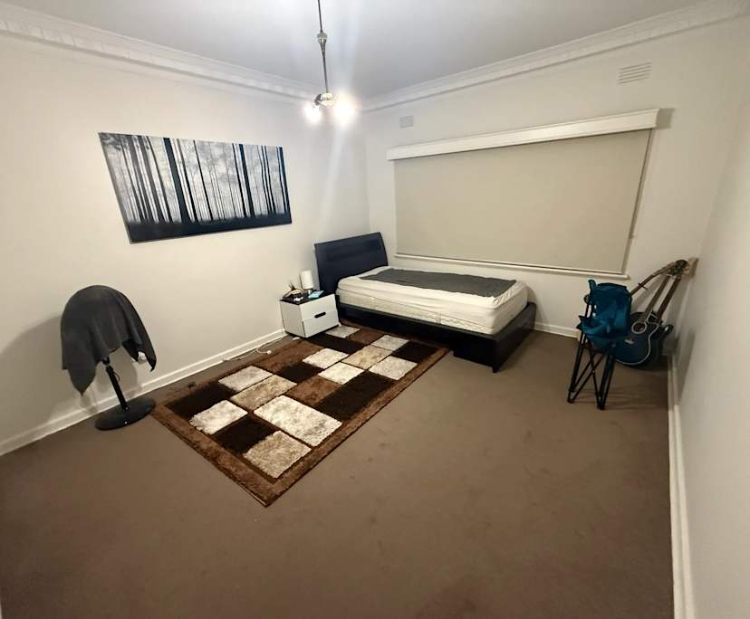 Room in a share house