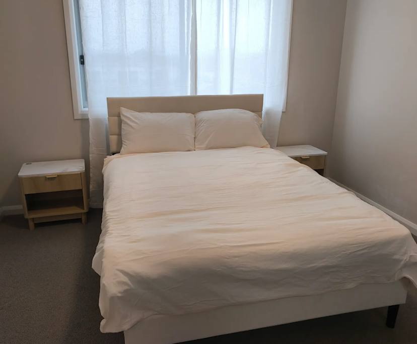 Furnished room with ensuite in a flatshare