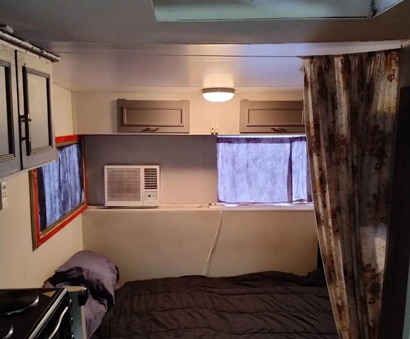 Furnished room in a share house