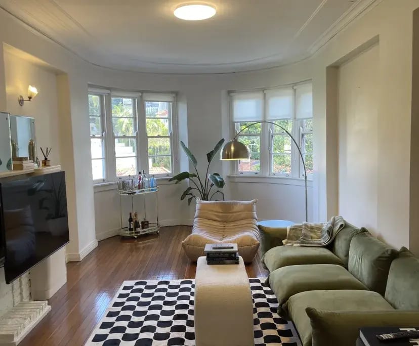 Furnished room in a flatshare