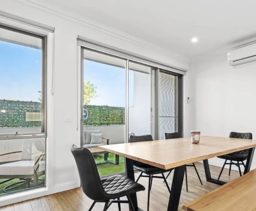 $250, Share-house, 2 bathrooms, South Morang VIC 3752