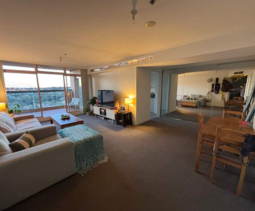 Furnished room with ensuite in a flatshare