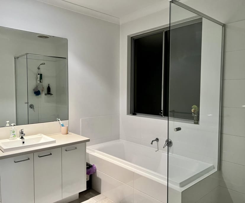 $350, Share-house, 3 bathrooms, Doubleview WA 6018
