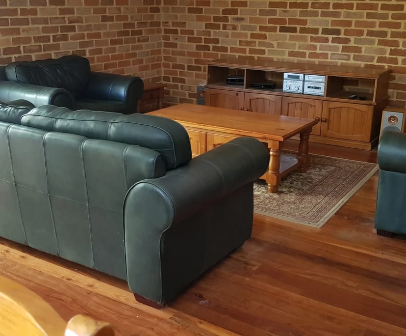 $250, Homestay, 4 bathrooms, Gidgegannup WA 6083
