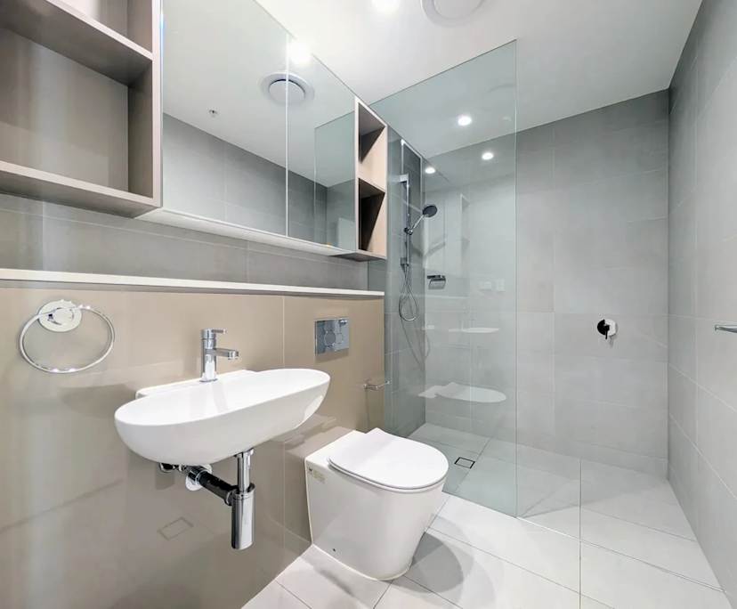 Furnished room with own bathroom