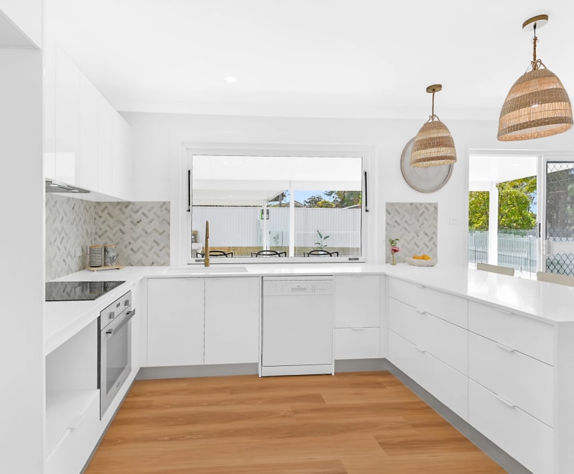 $350, Share-house, 4 bathrooms, Labrador QLD 4215