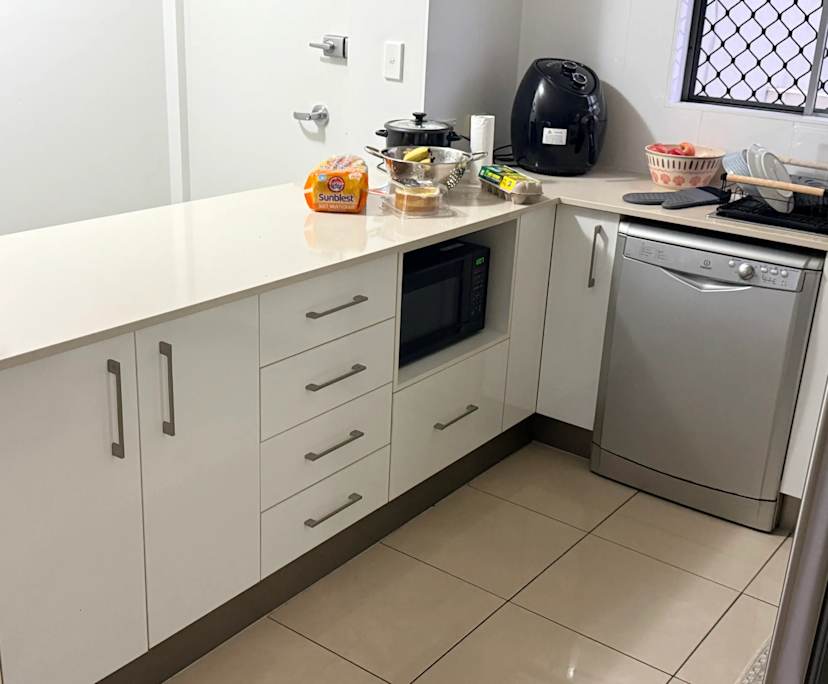 $300, Flatshare, 2 bathrooms, Nundah QLD 4012