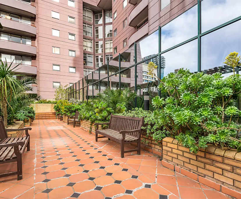 $1,395, Whole-property, 3 bathrooms, Melbourne VIC 3000