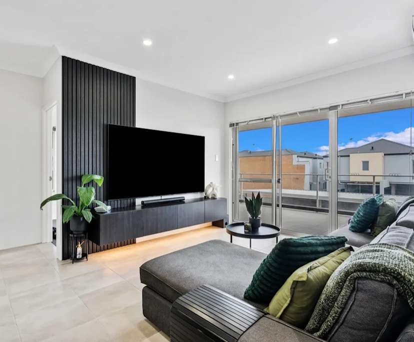 Furnished room with own bathroom