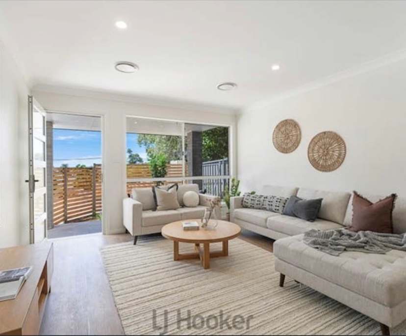 Unfurnished room with own bathroom
