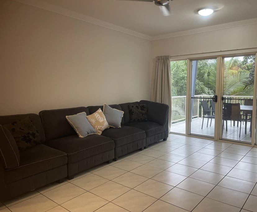 $350, Flatshare, 3 bathrooms, Cannonvale QLD 4802