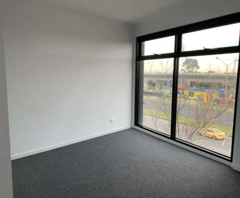 Unfurnished room with own bathroom