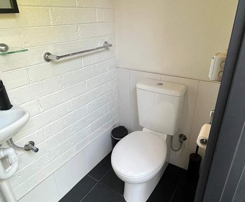 Furnished room with own bathroom