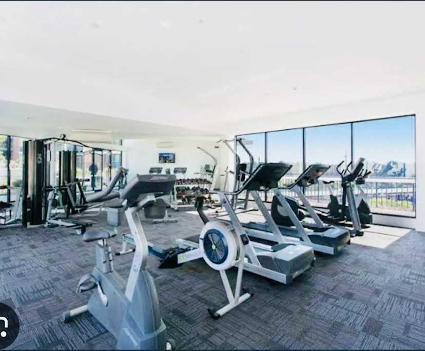 $375, Flatshare, 3 bathrooms, Wolli Creek NSW 2205