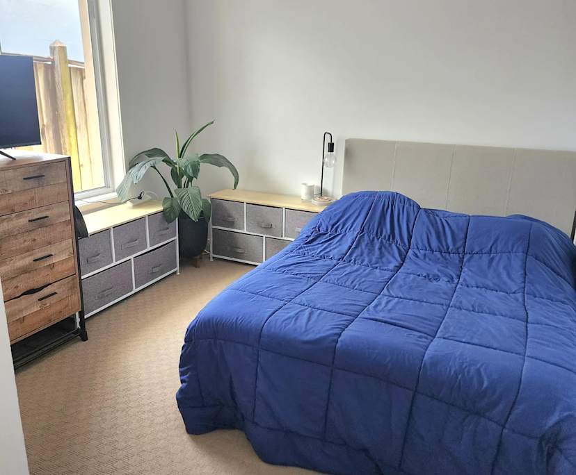 $350, Share-house, 3 bathrooms, Labrador QLD 4215