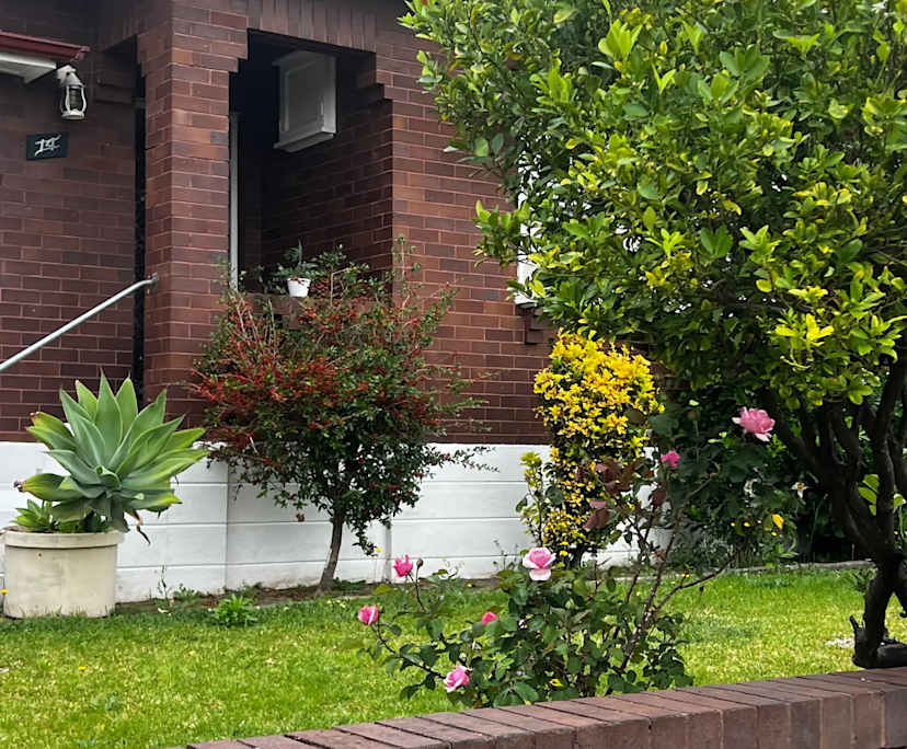 $1,300, Homestay, 2 bathrooms, Kingsgrove NSW 2208