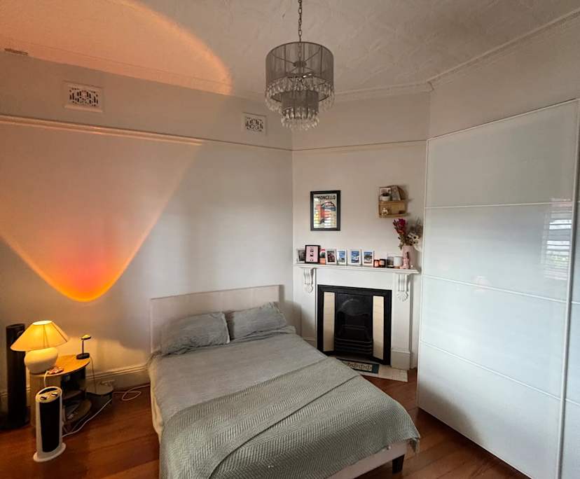 Furnished room in a share house