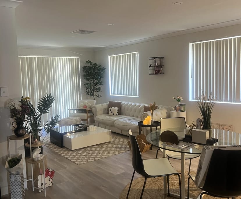 Room in a share house