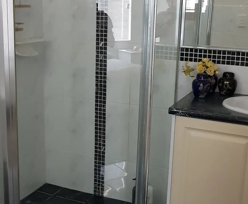 $400-500, Homestay, 2 rooms, Cloverdale WA 6105, Cloverdale WA 6105