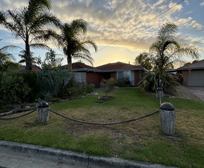 Room for Rent in Blind Bight, Melbourne 250, Unfu...