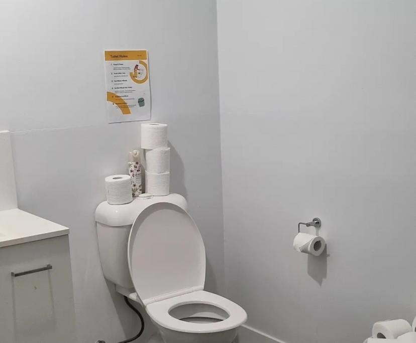 $300, Share-house, 3 bathrooms, Labrador QLD 4215