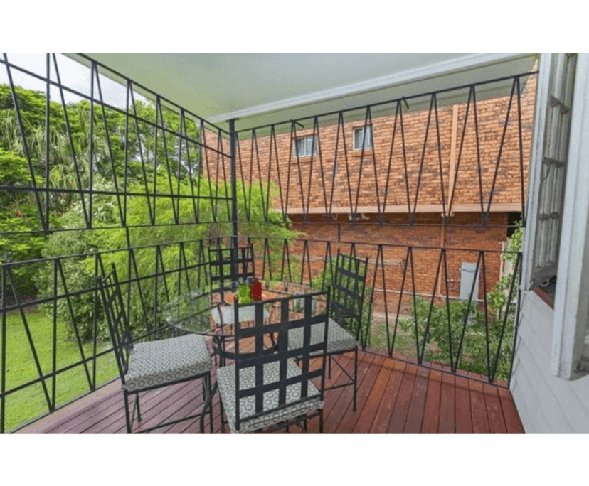 Room in a share house