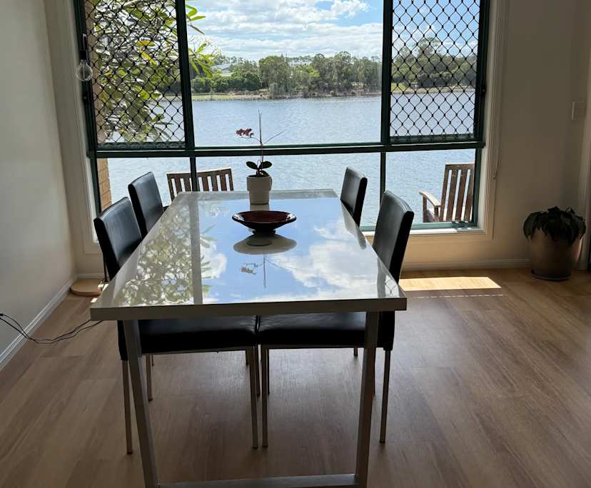 Room in a share house