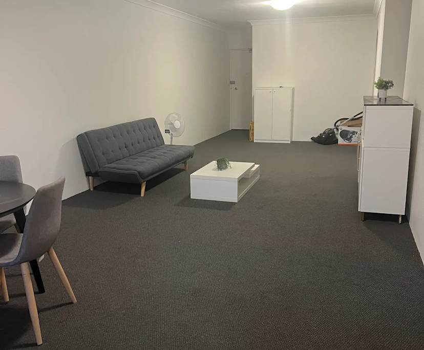 Furnished room in a flatshare