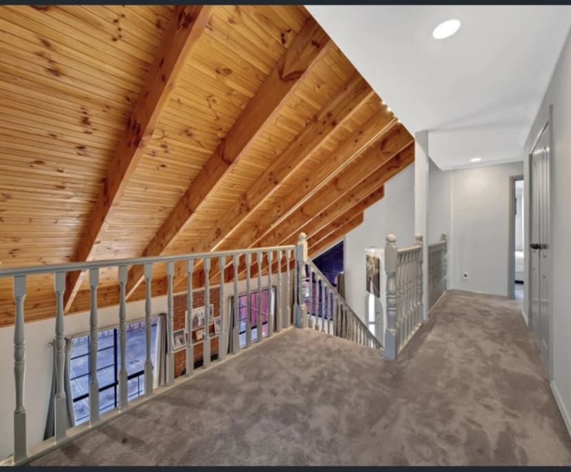 Room for Rent in Hampton Park, Melbourne 295, Fur...