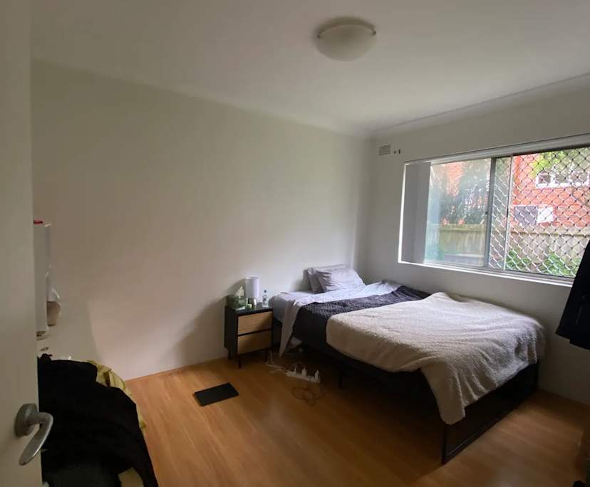 Furnished room in a flatshare