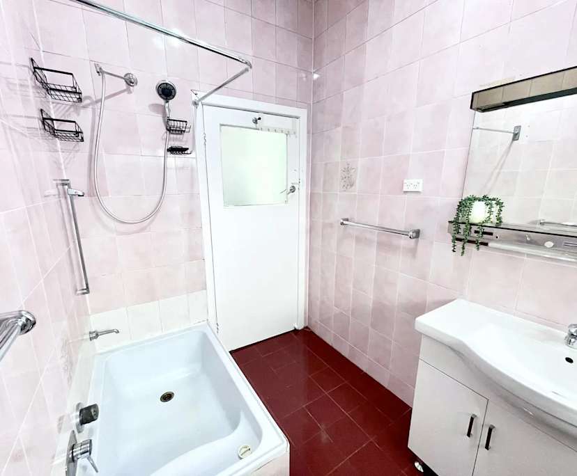 $295, Share-house, 5 bathrooms, Burwood NSW 2134