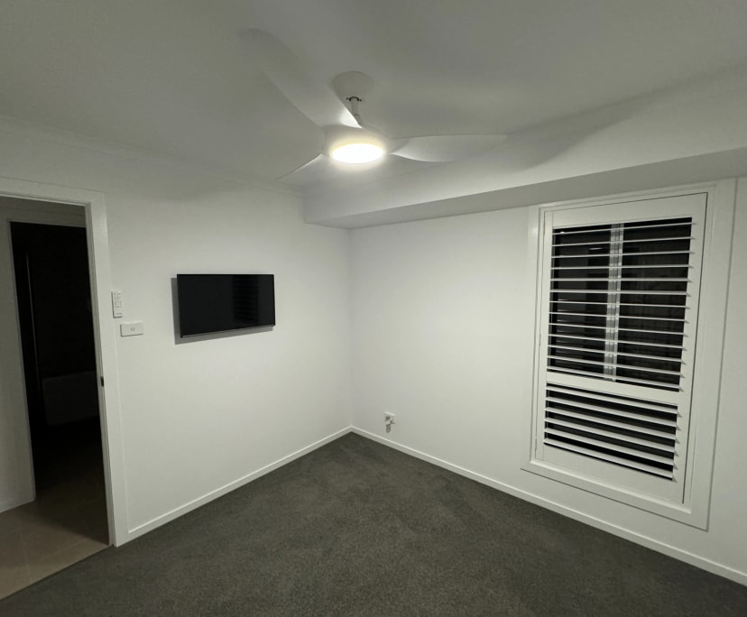 Unfurnished room in a flatshare