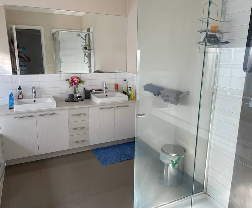 $190, Share-house, 3 bathrooms, Caroline Springs VIC 3023