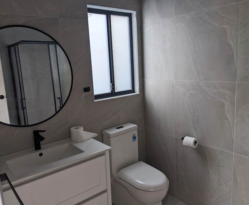 $800, Whole-property, 2 bathrooms, Highland Park QLD 4211