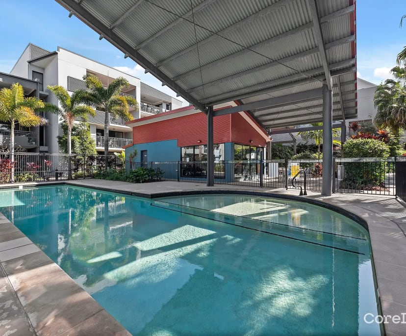 Unfurnished room with own bathroom