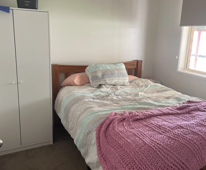 Room in a share house
