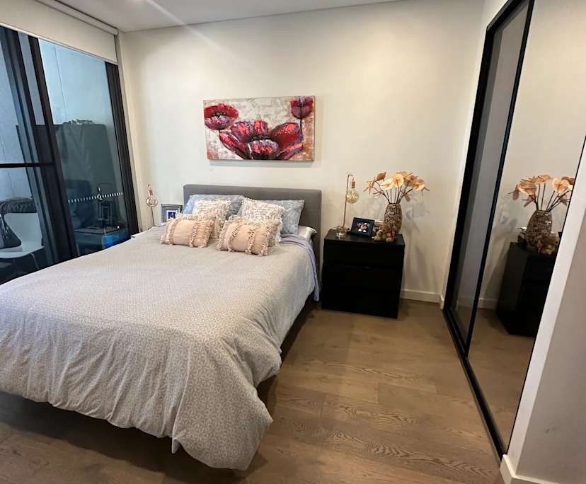 Furnished room with ensuite in a flatshare