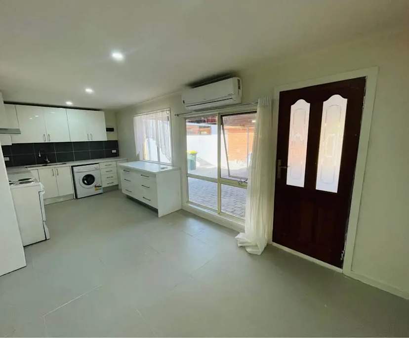 Whole property with 3 rooms for rent
