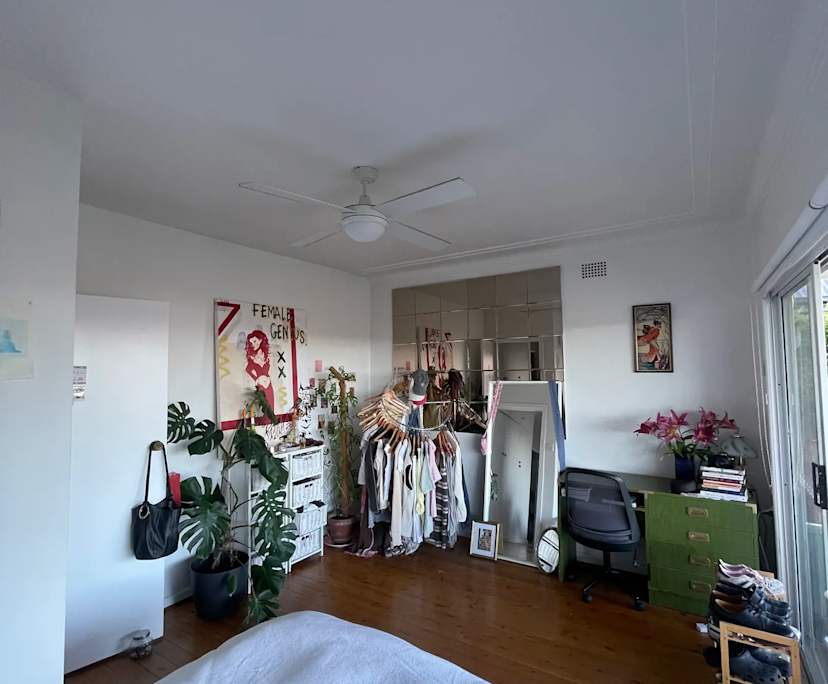 Room in a share house