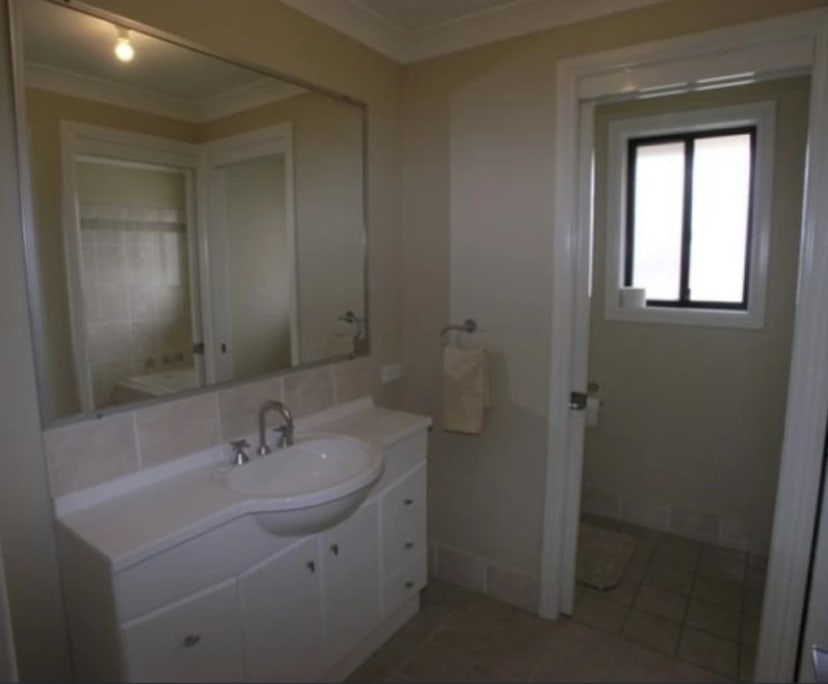 $200, Share-house, 4 bathrooms, Orange NSW 2800